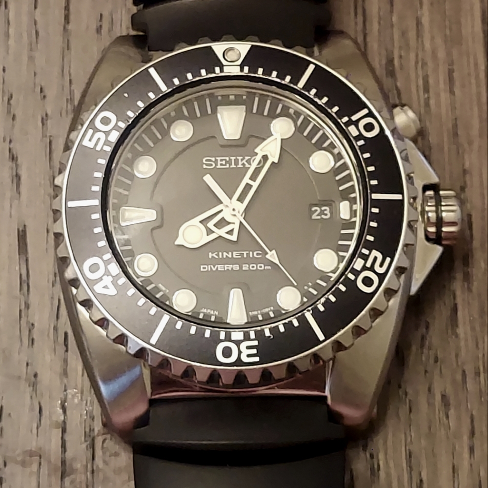 Seiko Kinetic Dive Watch (SKA371)